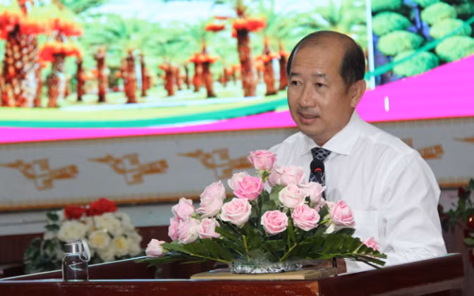  Phó Chủ tịch UBND tỉnh Đồng Tháp Đoàn Tấn Bửu phát biểu tại hội thảo “Tiềm năng và giải pháp phát triển làng văn hóa du lịch Sa Đéc”.