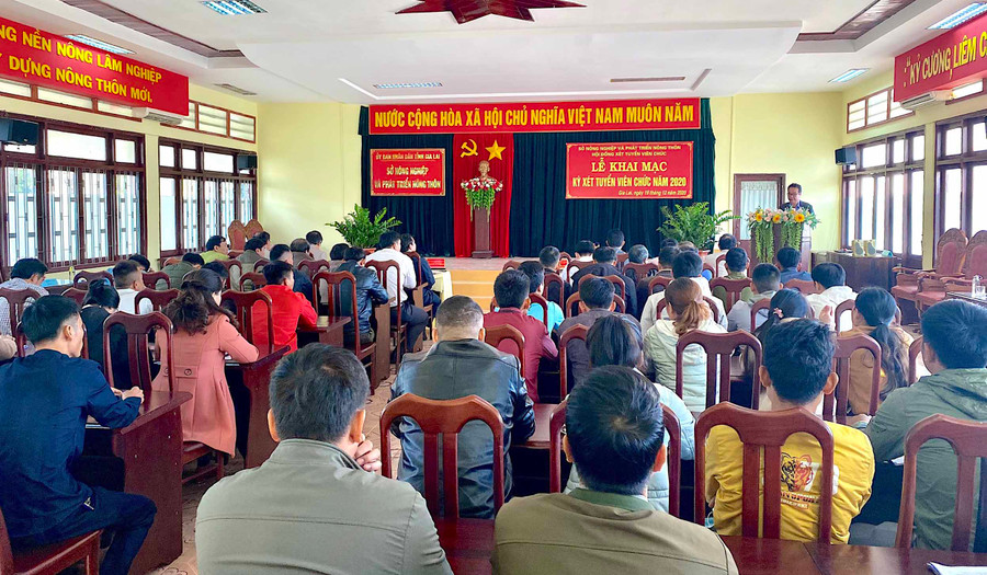 Quang cảnh lễ khai mạc. Ảnh: Mộc Trà