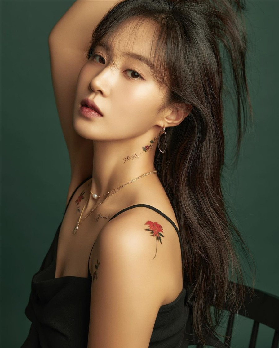 Bên cạnh các hoạt động cùng SNSD, Yuri cũng phát hành album solo đầu tay vào năm 2018 và đạt nhiều thành công. Ảnh: Instagram NV.