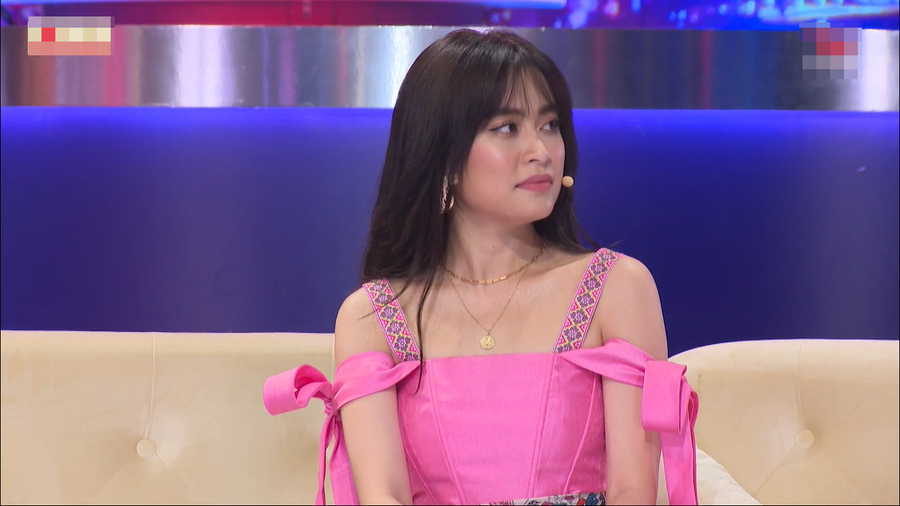 Hoàng Thùy Linh tại 