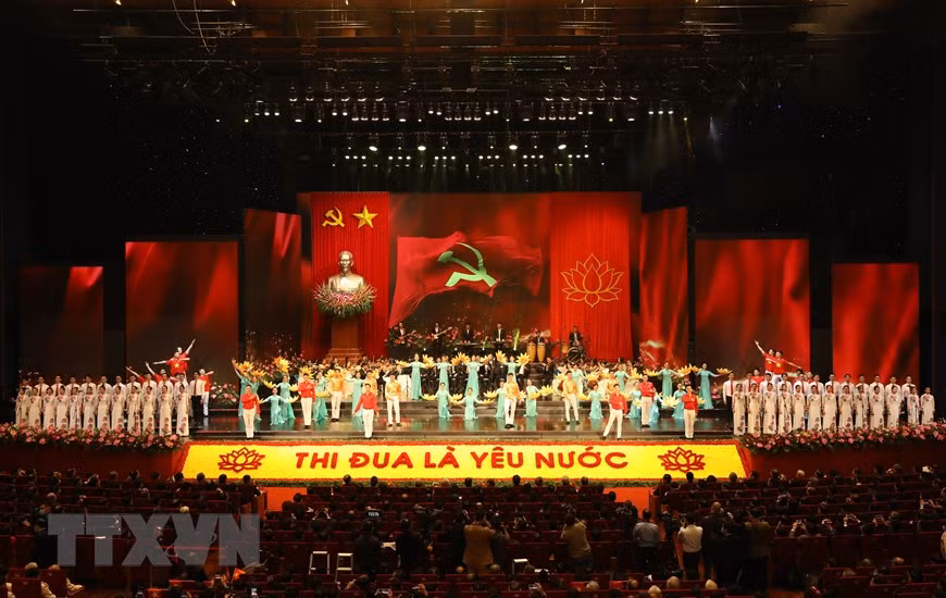 Chương trình biểu diễn văn nghệ tại Đại hội. (Ảnh: Văn Điệp/TTXVN) Chương trình biểu diễn văn nghệ tại Đại hội. (Ảnh: Văn Điệp/TTXVN)