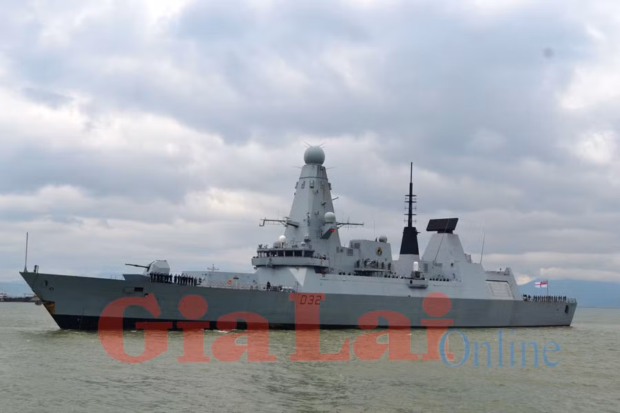 Chiến hạm DARING là một trong sáu tàu khu trục T-45 được thiết kế với thống BAE, hiện đại nhất thế giới hiện nay. Ảnh: An Nguyên