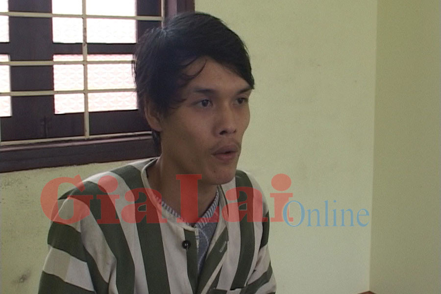 Trương Viết Sang tại cơ quan Công an thành phố Huế. Ảnh: Bùi Oanh Trương Viết Sang tại cơ quan Công an thành phố Huế. Ảnh: Bùi Oanh