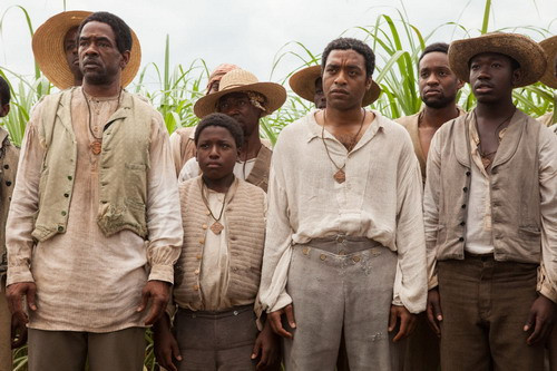 "12 Years a Slave" kể về thời kỳ nô lệ đen tối của nước Mỹ. "12 Years a Slave" kể về thời kỳ nô lệ đen tối của nước Mỹ.