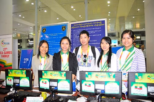 Các tình nguyện viên cho SEA Games tại Myanmar.