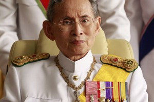 Nhà Vua Thái Lan Bhumibol Adulyadej.