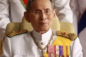 Nhà Vua Thái Lan Bhumibol Adulyadej.