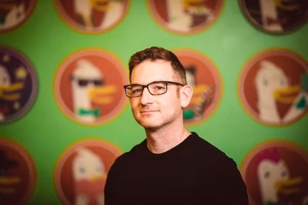 DuckDuckGo được thành lập bởi Gabriel Weinberg vào năm 2008