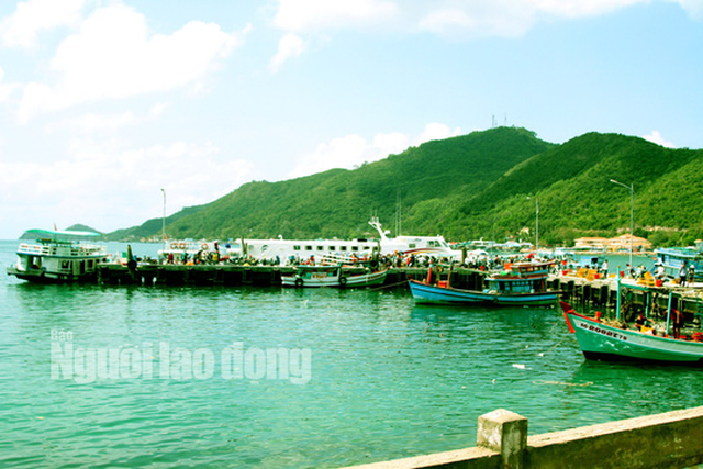  Cầu cảng của đảo Nam Du