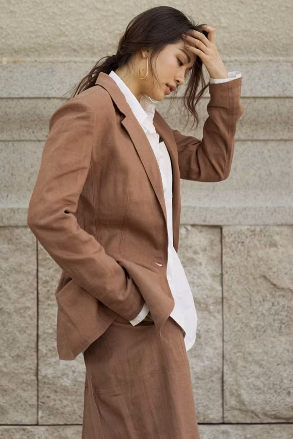  Các mẫu thiết kế trong bộ sưu tập 'Runway Exclusive Edition' cũng sẽ lấy cảm hứng từ những chuyến du ngoạn mùa hè cùng hình ảnh buồm trắng, nắng vàng và biển xanh.