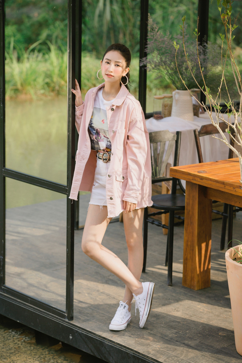 Nhiều người hâm mộ đã dành sự ủng hộ lớn sự xuất hiện ấn tượng này của nàng Á hậu.