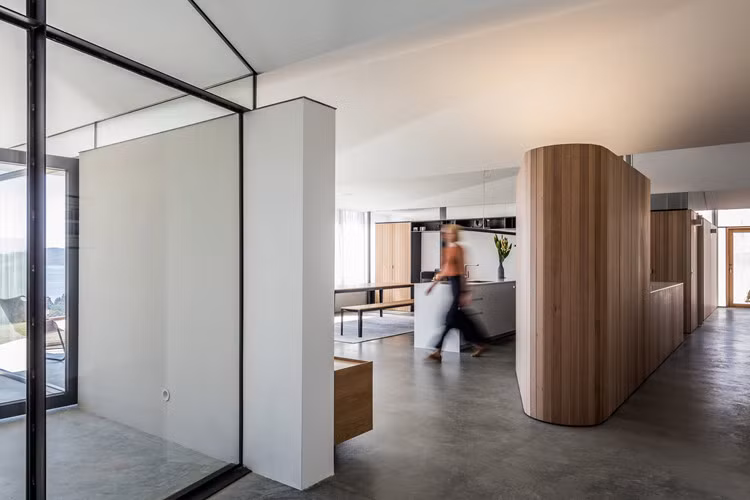  Sunnybanks House cũng có một nhà để xe rộng rãi.