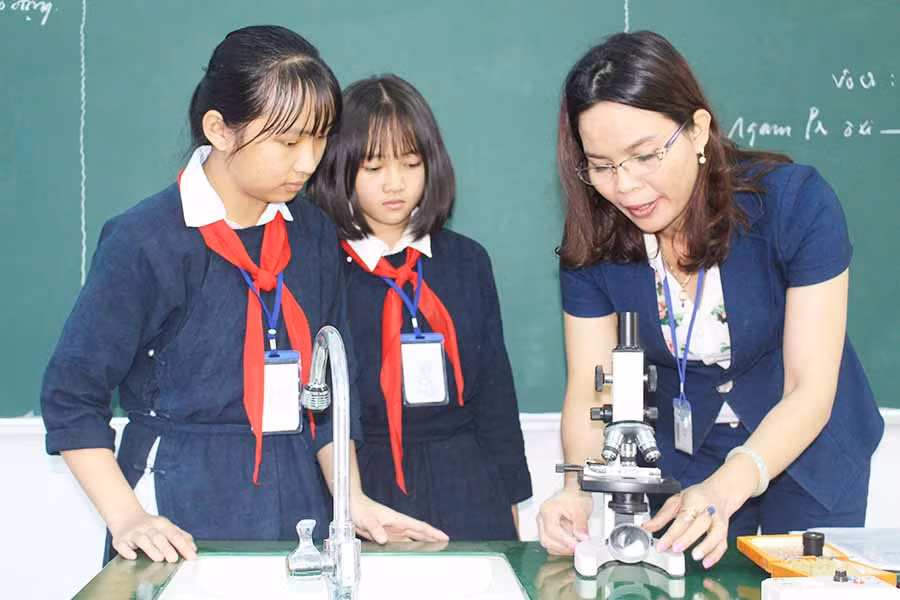 Giáo dục dân tộc đang được đầu tư trang-thiết bị hiện đại. Ảnh: N.G Giáo dục dân tộc đang được đầu tư trang-thiết bị hiện đại. Ảnh: N.G