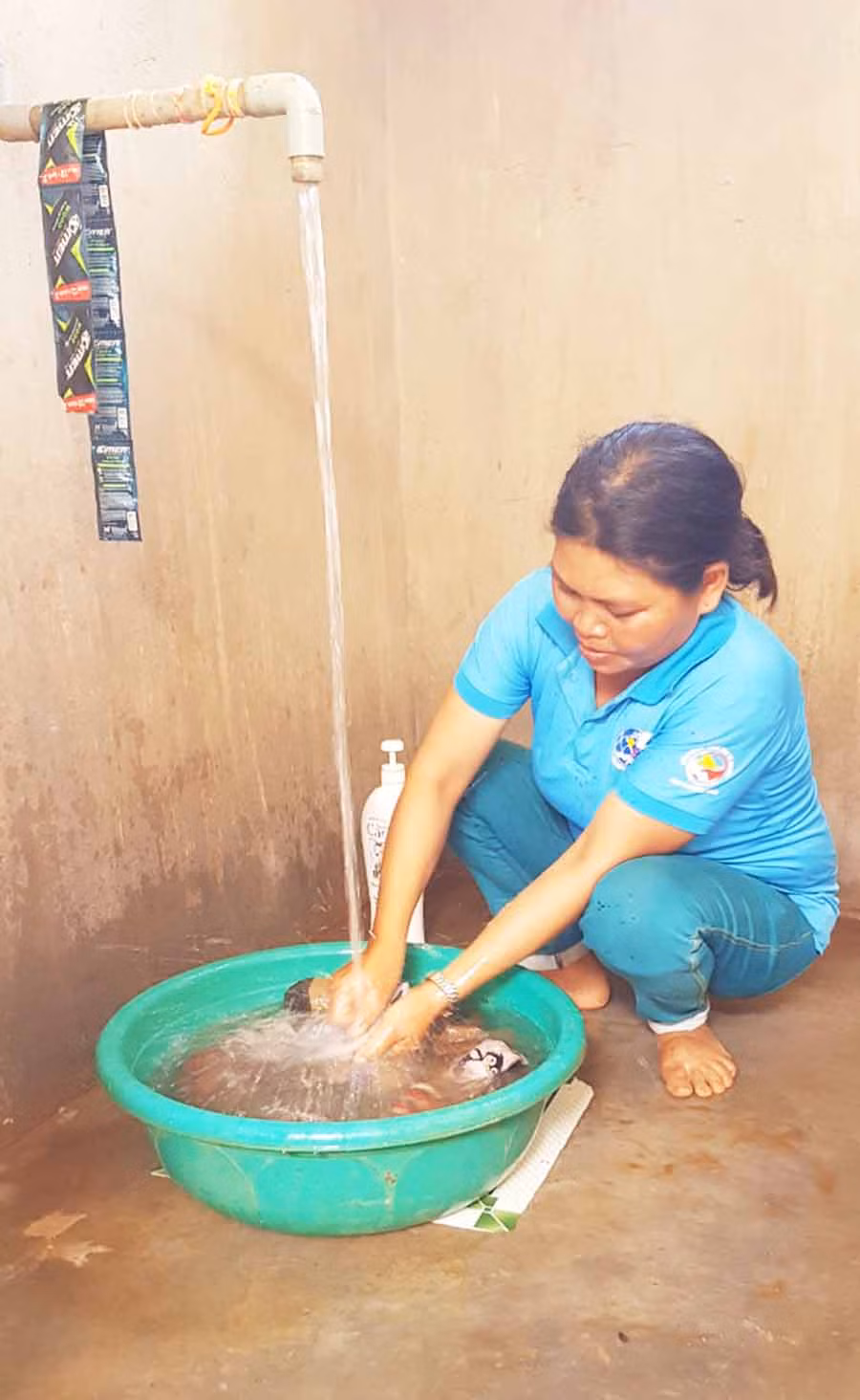  Nhiều nhà vệ sinh được xây ở vùng nông thôn từ chương trình hỗ trợ phụ nữ nghèo của Hội LHPN tỉnh. Ảnh: N.B