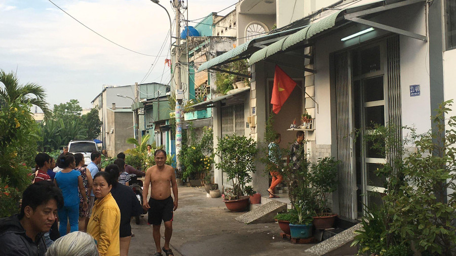Người dân bàng hoàng trước vụ thảm sát tại khu phố