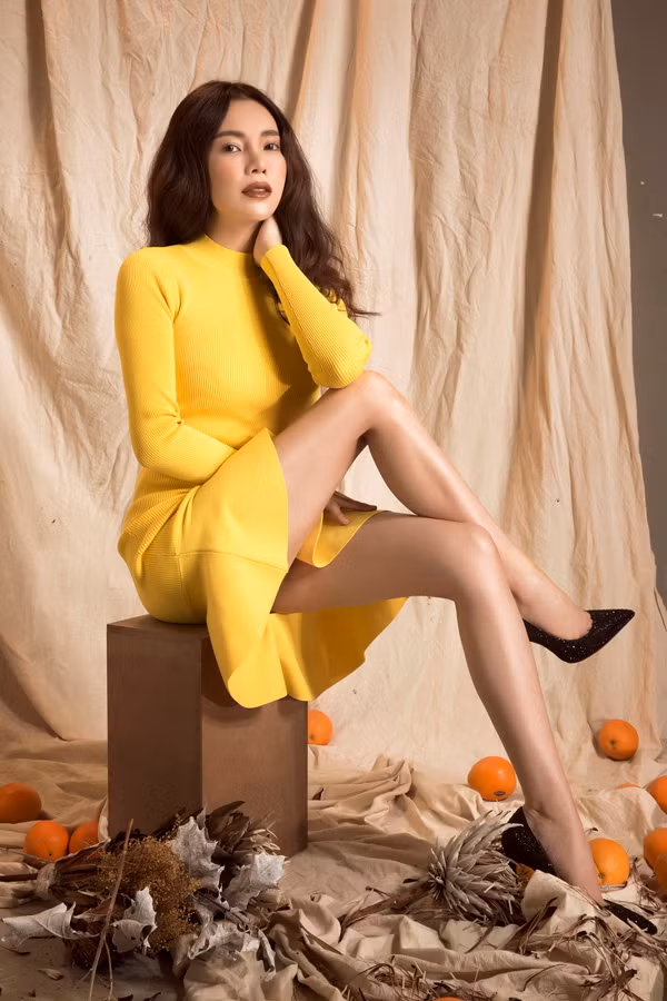 Hằng nghĩ là phụ nữ, dù còn độc thân hay đã có con, thì chúng ta vẫn phải biết yêu thương bản thân mình. Chỉ khi biết yêu chính bản thân, mình mới biết cách tự chăm sóc và làm đẹp phù hợp. Khi đó tự khắc mình sẽ đẹp lên mỗi ngày, ít nhất là trong cảm nhận của chính mình rồi sau đó sẽ là sự nhìn nhận từ những người xung quanh', Trà Ngọc Hằng chia sẻ.