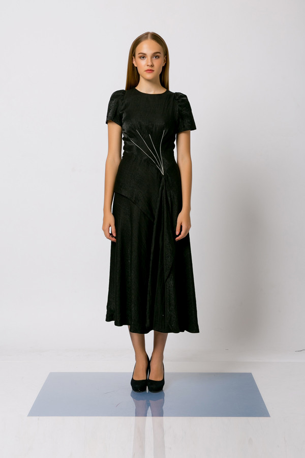 Bộ ảnh được thực hiện với sự hỗ trợ của nhiếp ảnh Chu Dũng, trang điểm Phạm Trọng Huấn. Bộ ảnh được thực hiện với sự hỗ trợ của nhiếp ảnh Chu Dũng, trang điểm Phạm Trọng Huấn.