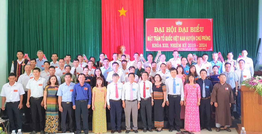 Ủy ban MTTQ Việt Nam huyện Chư Prông, nhiệm kỳ 2019-2024. Ảnh: Đinh Yến
