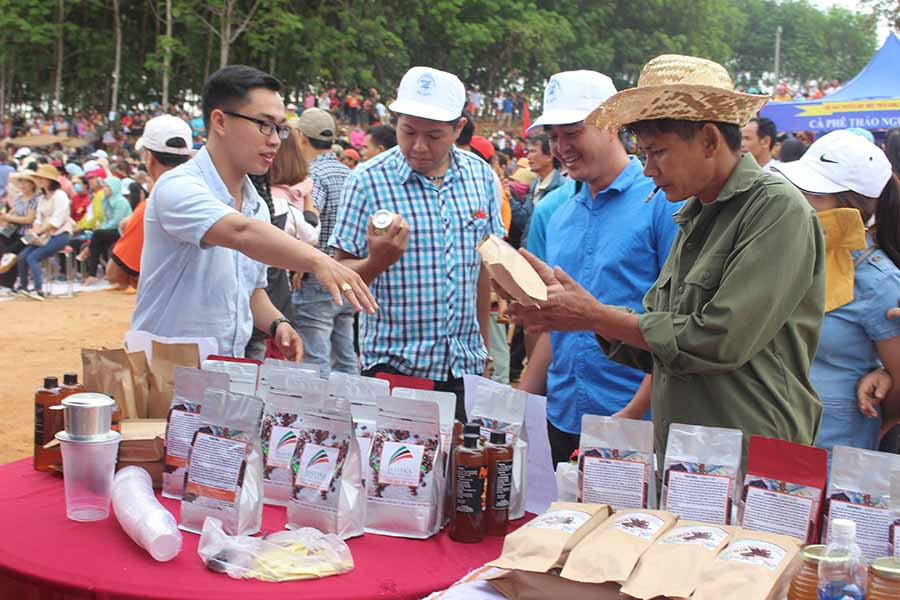 Gian hàng giới thiệu sản phẩm. Ảnh: N.T