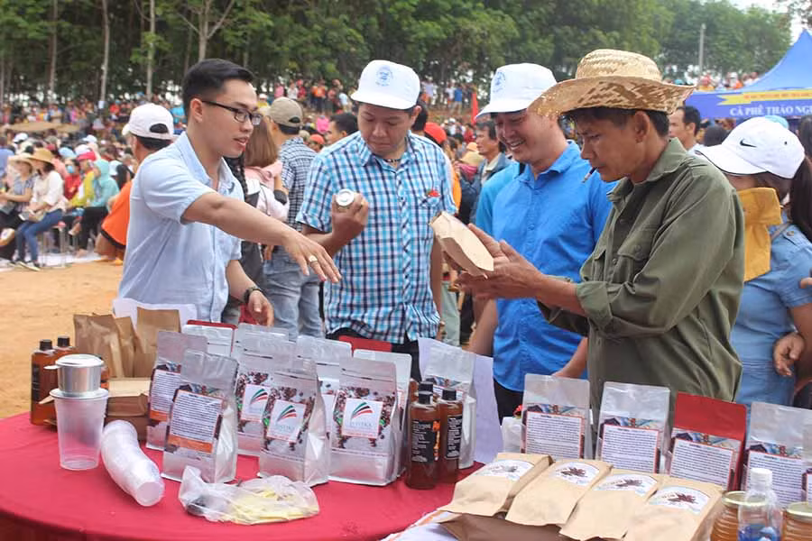 Gian hàng giới thiệu sản phẩm. Ảnh: N.T