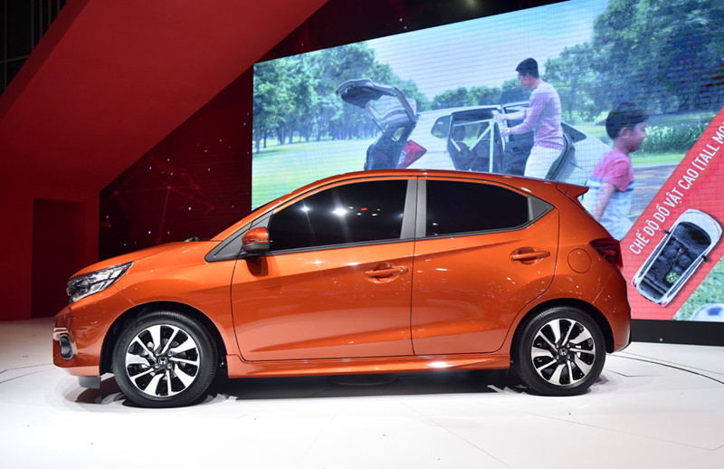 Honda Brio có thiết kế thể thao năng động, nội thất tiện nghi, linh hoạt cùng sự thú vị khi cầm lái. Honda Brio có thiết kế thể thao năng động, nội thất tiện nghi, linh hoạt cùng sự thú vị khi cầm lái.
