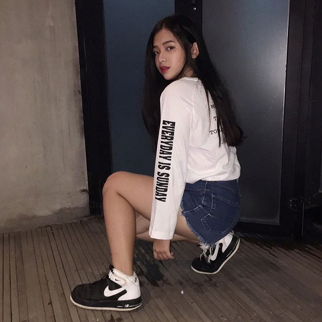 10X sở hữu số đo ba vòng 96-60-97 nhưng cô cho biết bản thân không theo đuổi phong cách gợi cảm quyến rũ. Quỳnh chia sẻ: 