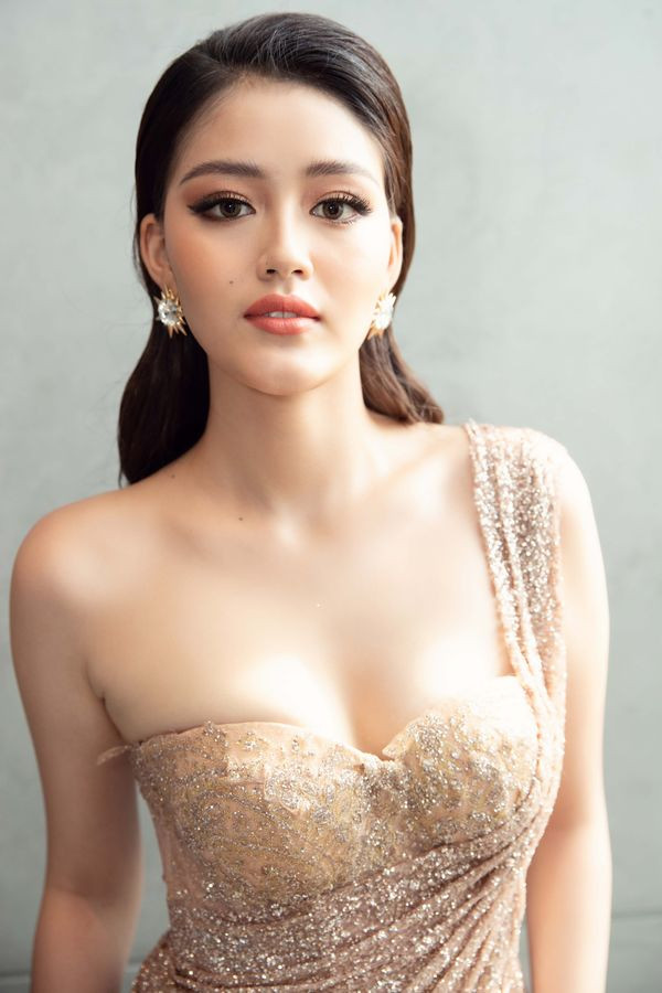 Ở tuổi 20, người đẹp căng tràn sức sống