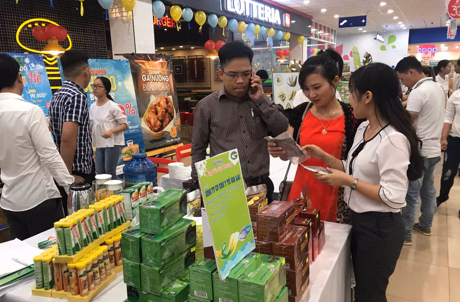 Sản phẩm của Công ty Cổ phần Xuất nhập khẩu Y tế Gia Lai được trưng bày tại Lễ hội. Ảnh: Hà Duy