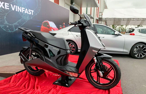 VinFast V9 là sản phẩm xe máy điện tiếp theo của hãng xe Việt. VinFast V9 là sản phẩm xe máy điện tiếp theo của hãng xe Việt.