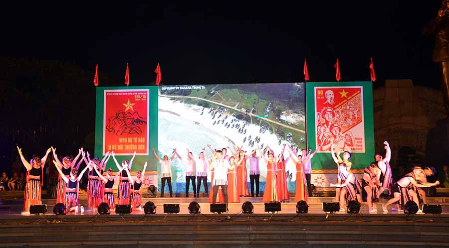 Tiết mục hát múa Khúc hát đại ngàn của đơn vị Gia Lai đạt giải A tại Liên hoan. Ảnh: P.V