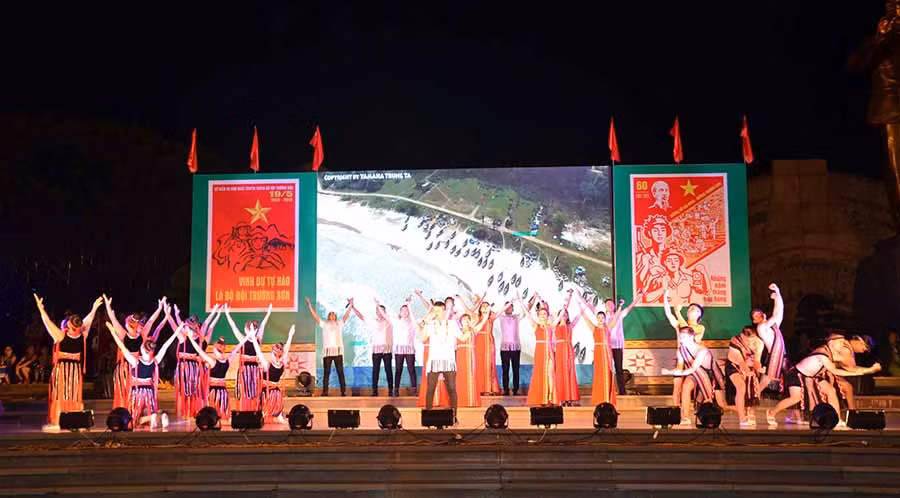 Tiết mục hát múa Khúc hát đại ngàn của đơn vị Gia Lai đạt giải A tại Liên hoan. Ảnh: P.V