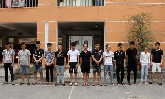  Các đối tượng tại cơ quan công an.