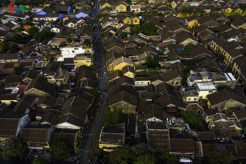 Không gian phố chật chội nhưng lại vừa đủ để ẩn chứa trong mình vẻ quyến rũ riêng có.