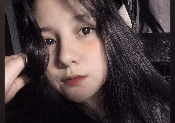 Huyền Trang sở hữu gương mặt có nhiều đường nét lai Tây.