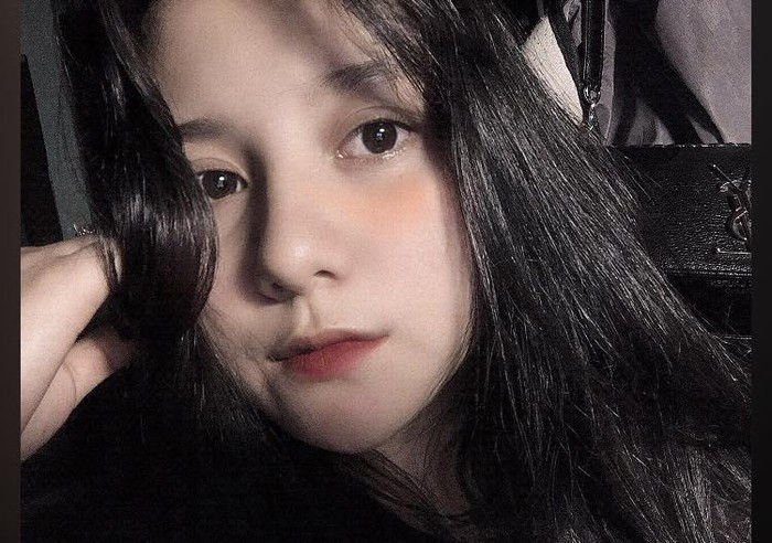 Huyền Trang sở hữu gương mặt có nhiều đường nét lai Tây.