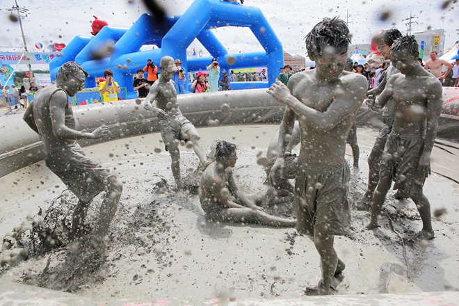  Lễ hội bùn Boryeong - một trong những lễ hội truyền thống của Hàn Quốc