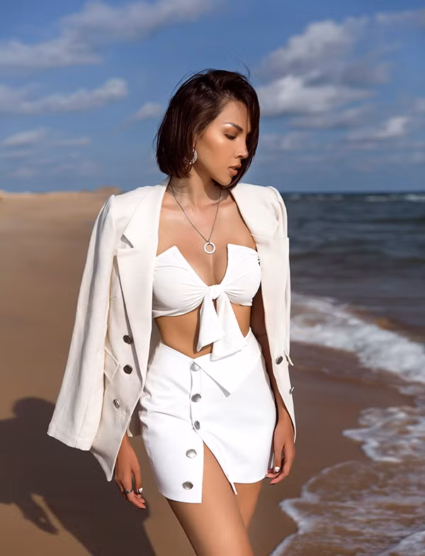 Minh Triệu muốn thấy khách hàng có thể sử dụng các thiết kế của cô trong cuộc sống hiện đại, từ đi làm cho đến đi chơi.