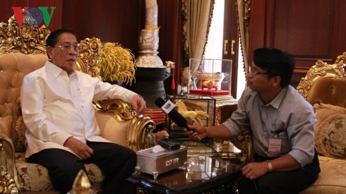 Nguyên Tổng Bí thư - Chủ tịch nước Cộng hòa Dân chủ nhân dân Lào Choummaly Sayasone trả lời phỏng vấn của phóng viên VOV.