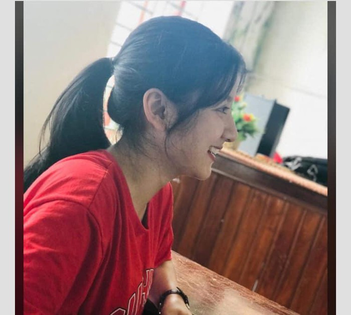  Góc nghiêng “thần thánh” của nữ sinh này.