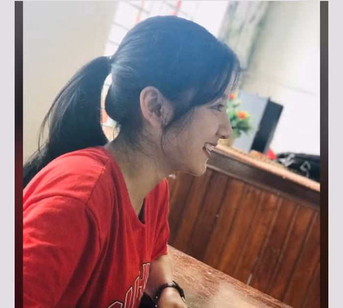  Góc nghiêng “thần thánh” của nữ sinh này.