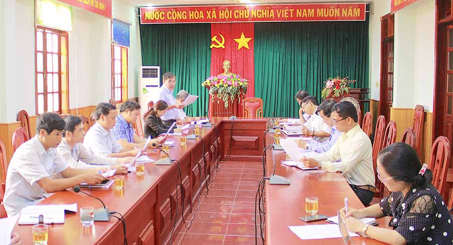 Quang cảnh buổi làm việc. Ảnh: Hồng Thi Quang cảnh buổi làm việc. Ảnh: Hồng Thi