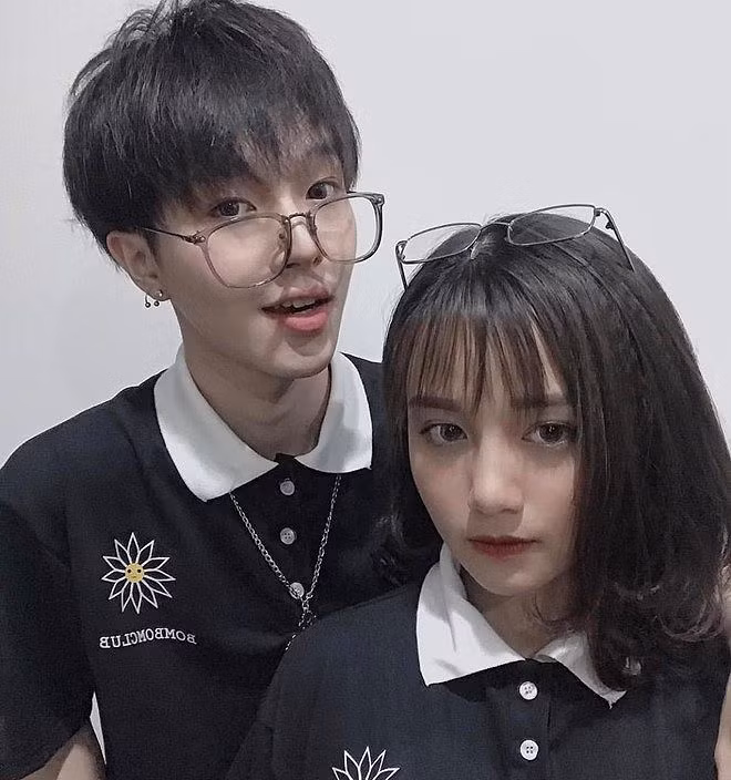 Trên trang cá nhân, 10X chỉ bấm theo dõi một người duy nhất. Được biết, đây là người yêu cũ của cô nàng. Hà chia sẻ dù đã chia tay nhưng cả hai vẫn giữ liên lạc và làm bạn với nhau.