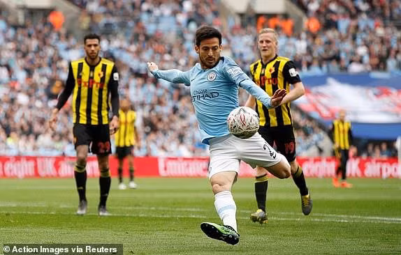 Man City hoàn tất cú ăn ba danh hiệu quốc nội, đồng thời giúp 