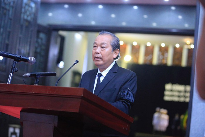 Phó thủ tướng Trương Hòa Bình - Trưởng ban tổ chức Lễ tang tuyên bố lễ tang.