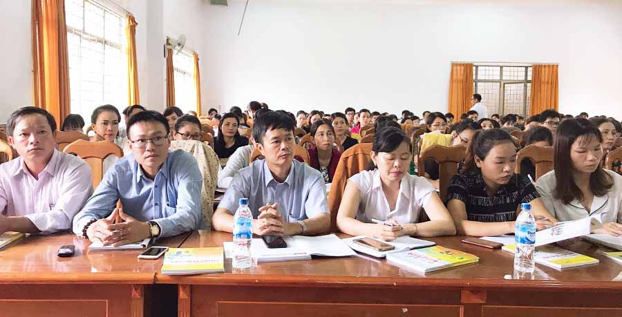 Thầy-cô giáo tham gia tập huấn tại Trường Cao đẳng Sư phạm Gia Lai. 