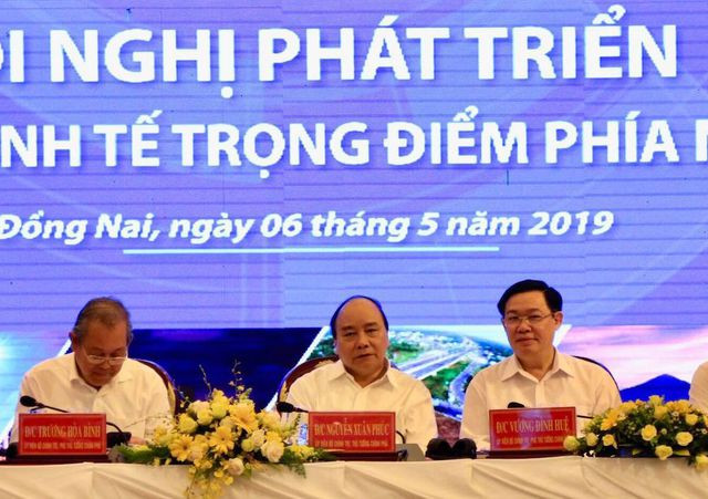 Hội nghị phát triển Vùng kinh tế trọng điểm phía Nam đang diễn ra sáng nay (6/5) tại thành phố Biên Hoà, tỉnh Đồng Nai. Hội nghị phát triển Vùng kinh tế trọng điểm phía Nam đang diễn ra sáng nay (6/5) tại thành phố Biên Hoà, tỉnh Đồng Nai.