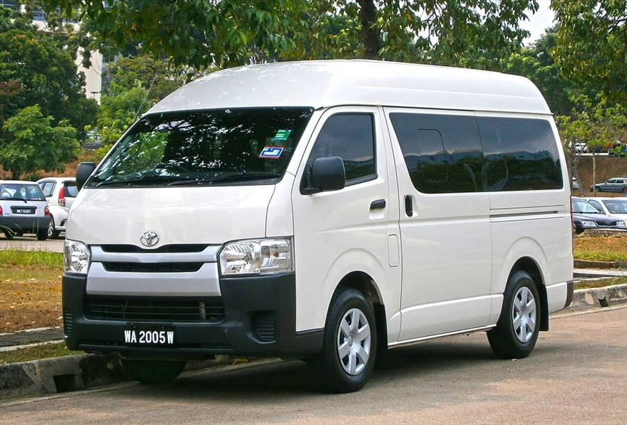  Toyota Hiace, giảm lên tới 169 triệu đồng trong tháng 5.