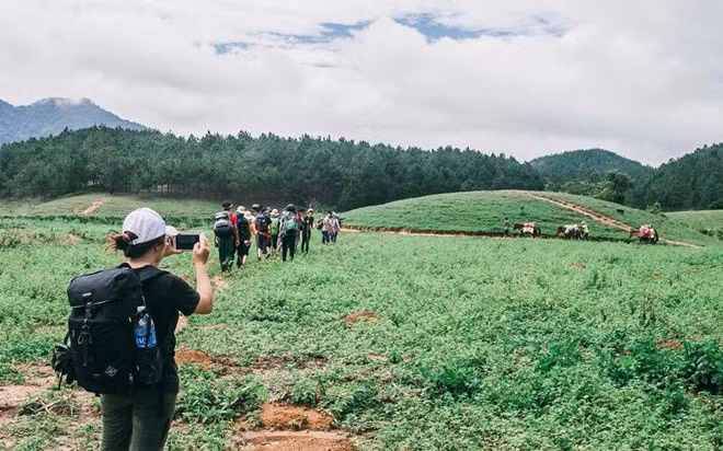 Loại hình du lịch trải nghiệm rừng núi được nhiều người lựa chọn Loại hình du lịch trải nghiệm rừng núi được nhiều người lựa chọn