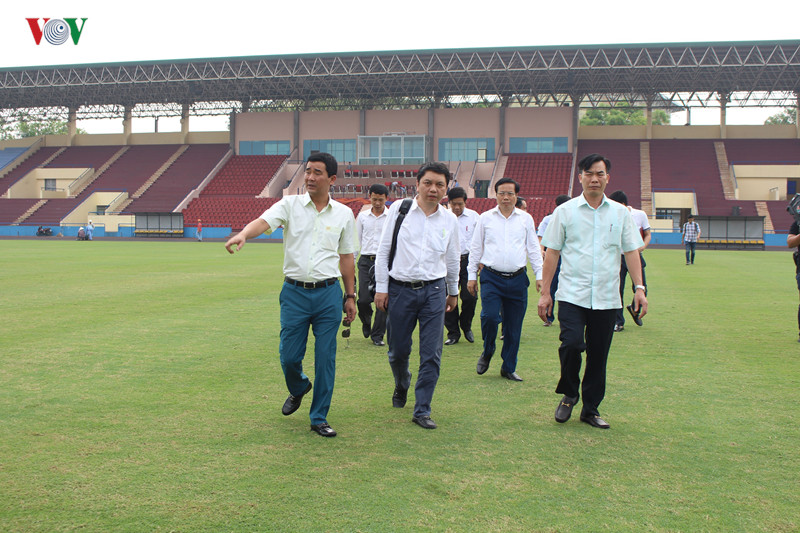  Các đại biểu tham quan một số hạng mục công trình phục vụ cho trận đấu sắp tới