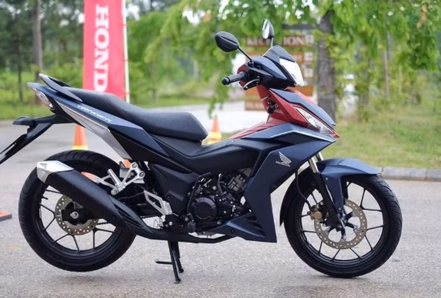 Dòng xe côn tay Honda Winner có giá bán tại đại lý thấp hơn giá đề xuất. Dòng xe côn tay Honda Winner có giá bán tại đại lý thấp hơn giá đề xuất.